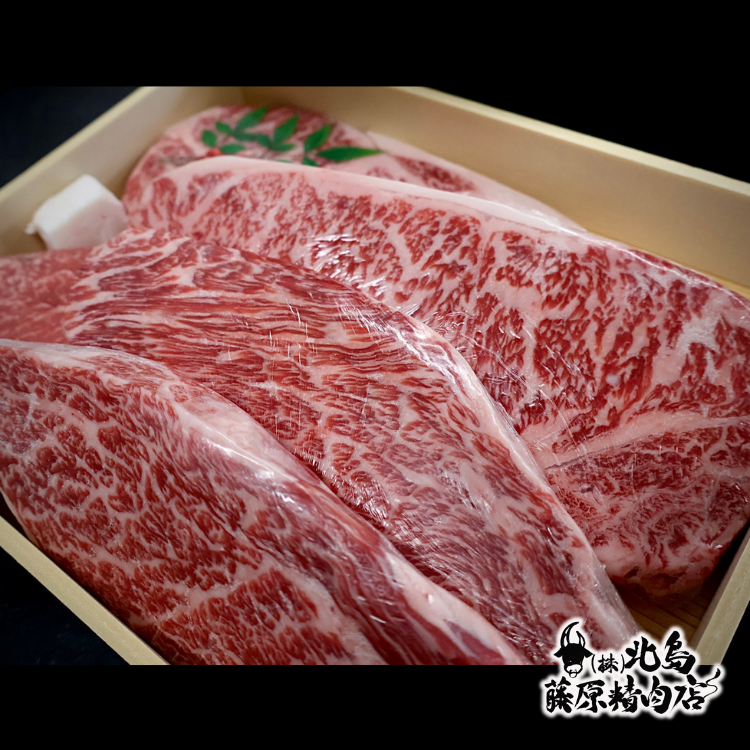 牛ロース2枚（200g×2）と牛モモ3枚（200g×3）のステーキセット。特別な日や贈り物に最適な一品。